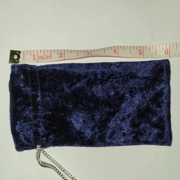 Navy  blue velour pouch - Picture 4 of 4